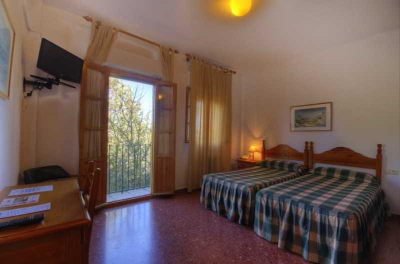 Hotel Tugasa El Almendral Setenil De Las Bodegas Экстерьер фото